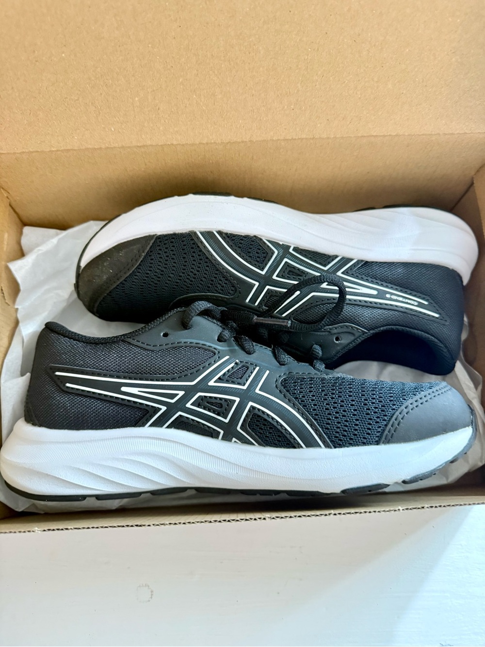 NIB Asics Black & White Kids Contend 9 GS Running Shoes